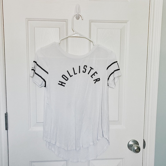 Hollister Tops - a hollister, super soft tee!